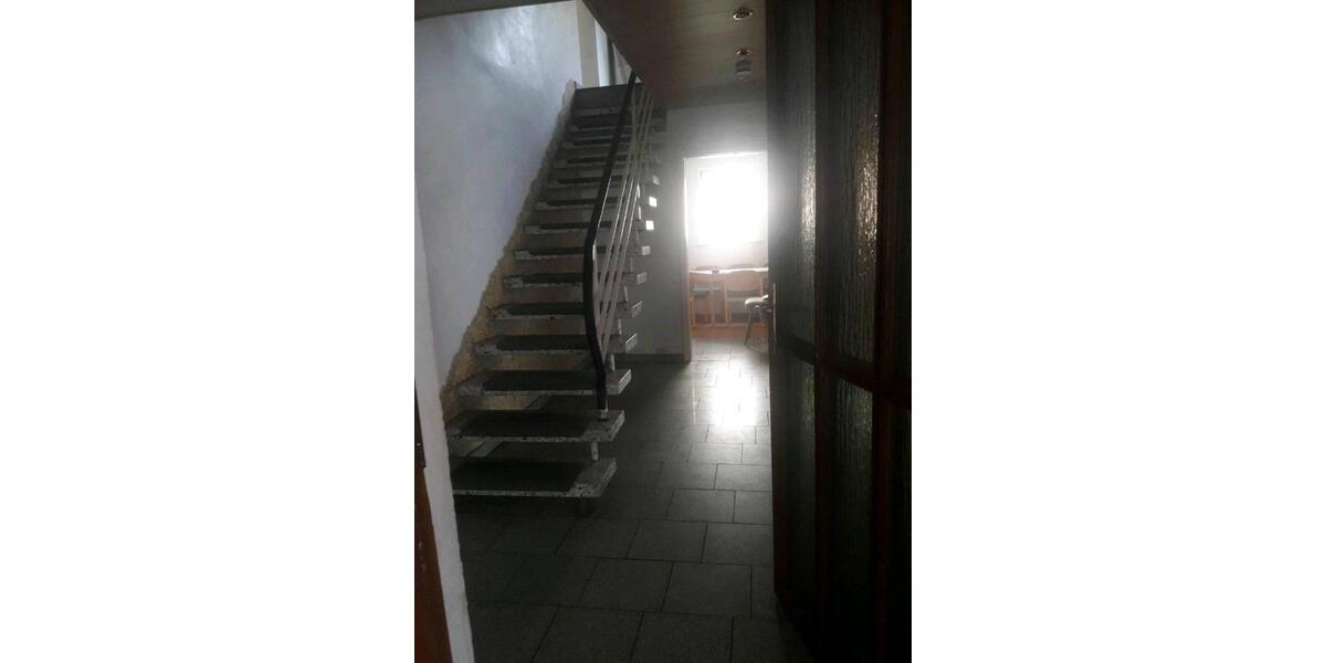 Einfamilienhaus Oberaurach - 7 Zimmer, 150 m&sup2;, 175.000&euro; | Angebot:26706119