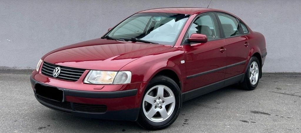 VW Passat 174.300 km 8.000 € Berlin 13127