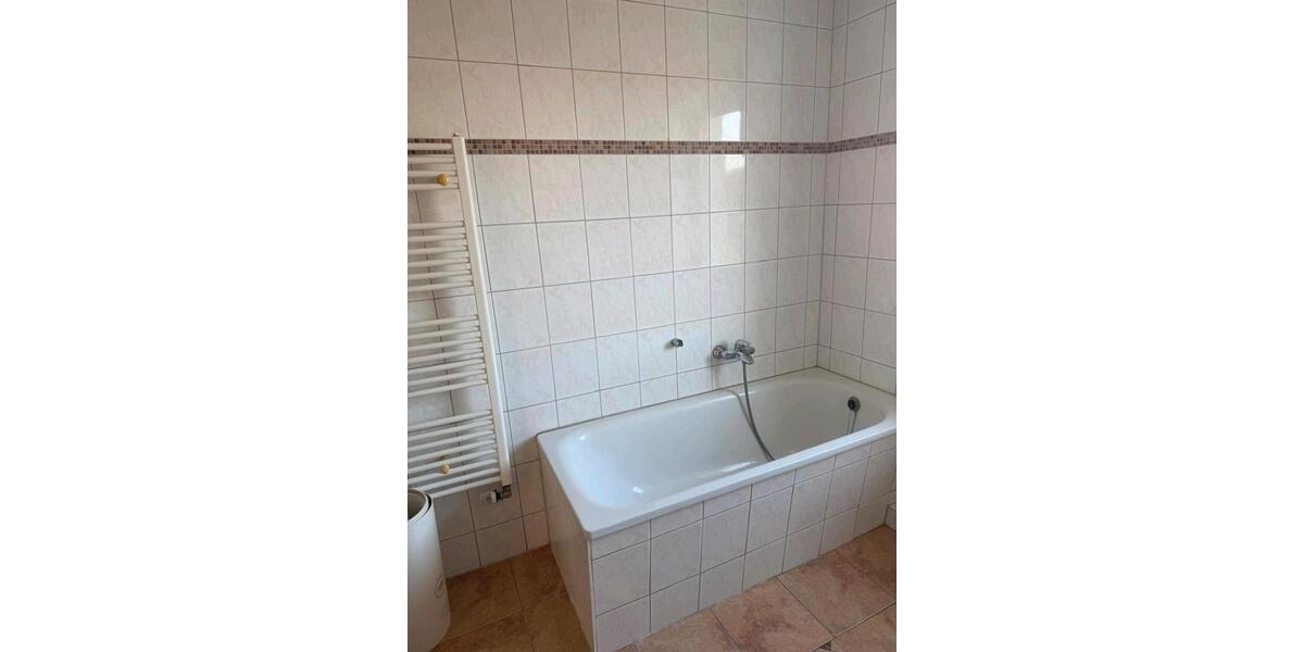 Etagenwohnung Burg - 1 Zimmer, 53 m&sup2;, 470&euro; | Angebot:26411642