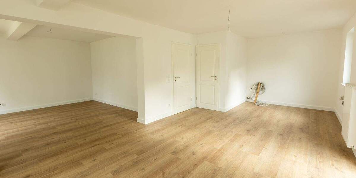 Helle Doppelhaushälfte in Hamburg-Rissen – Erstbezug nach Sanierung mit Garten & Terrasse 4 zimmer