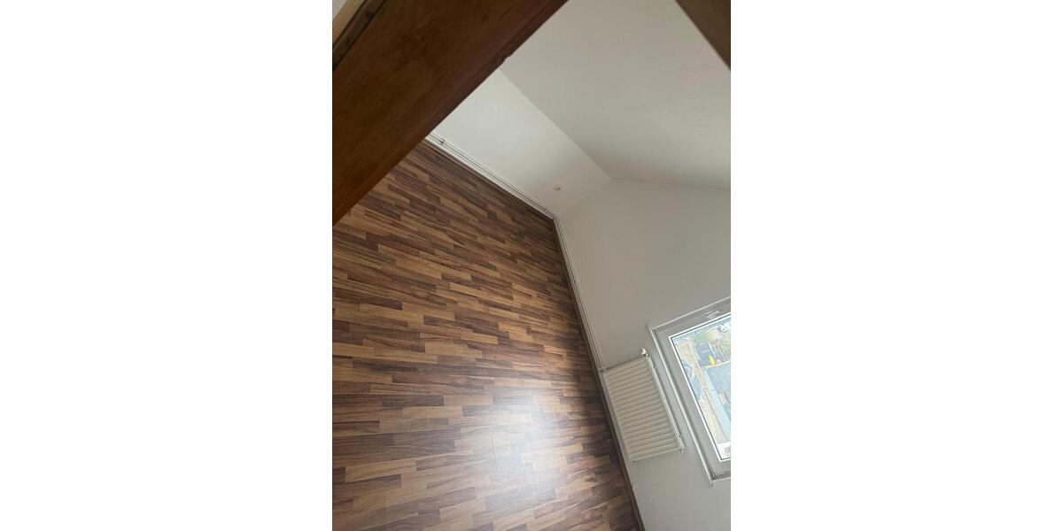 Zwei Wohnungen. Toplage. Nachhaltige Rendite. Siegen-Wellersberg. 4 zimmer