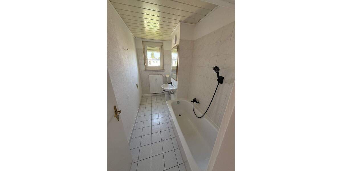 Etagenwohnung Weißenfels Neustadt - 2 Zimmer, 49 m&sup2;, 40.000&euro; | Angebot:25680429