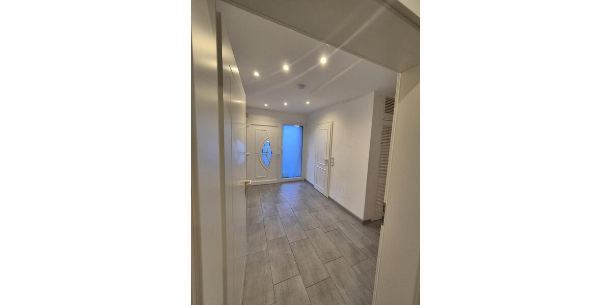 Gepflegtes Zweifamilienhaus mit gut vermieteter Ferienwohnung. zimmer