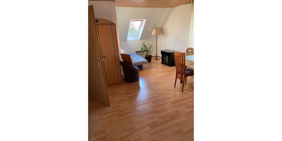 Dachgeschoßwohnung Westerstede - 5 Zimmer, 70 m&sup2;, 700&euro; | Angebot:25406441