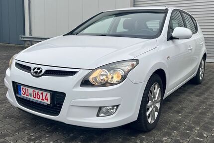 Hyundai i30 155.000 km 3.700 &euro; Remagen 53424