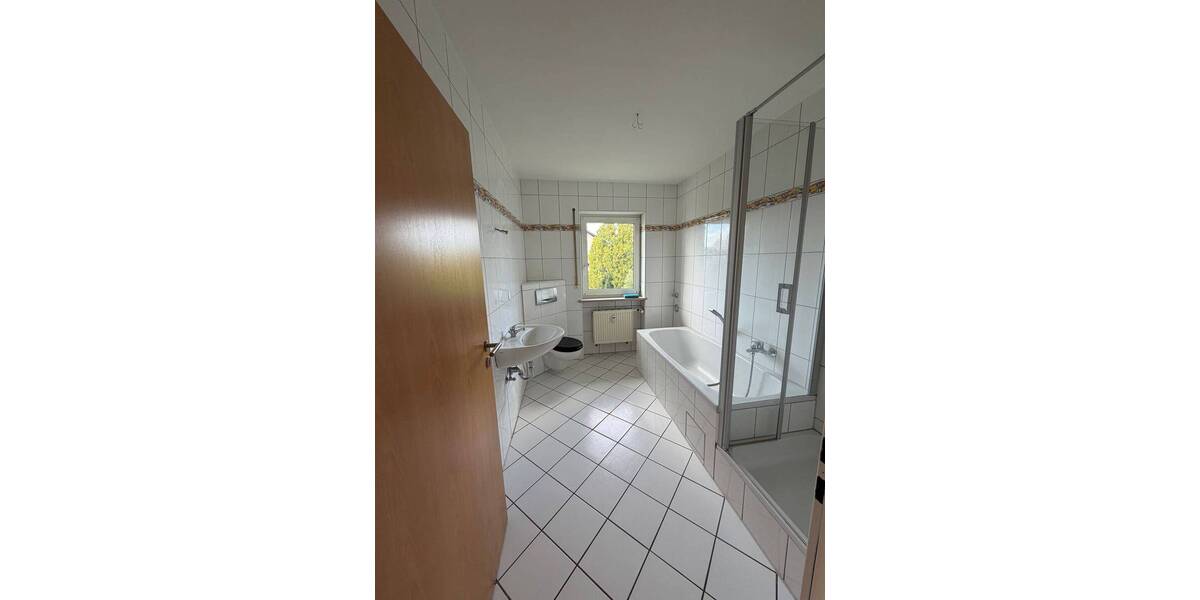 Etagenwohnung Adelsdorf - 4 Zimmer, 106 m&sup2;, 950&euro; | Angebot:26833691