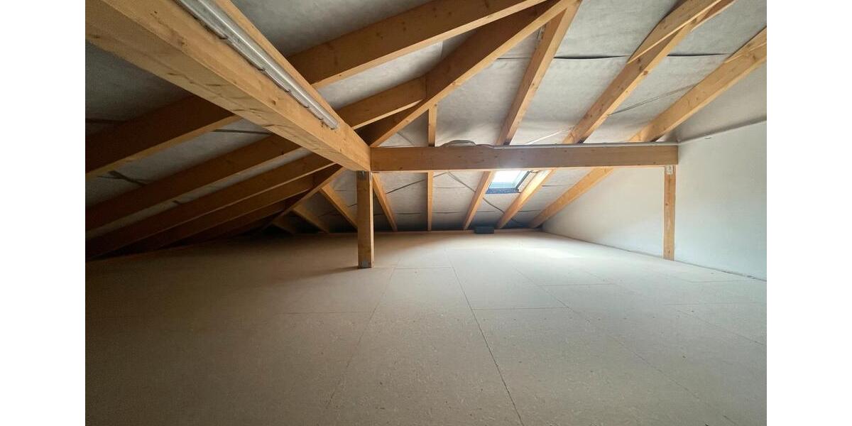 Doppelhaushälfte Rüsselsheim am Main - 6 Zimmer, 174 m&sup2;, 2.500&euro; | Angebot:24862391