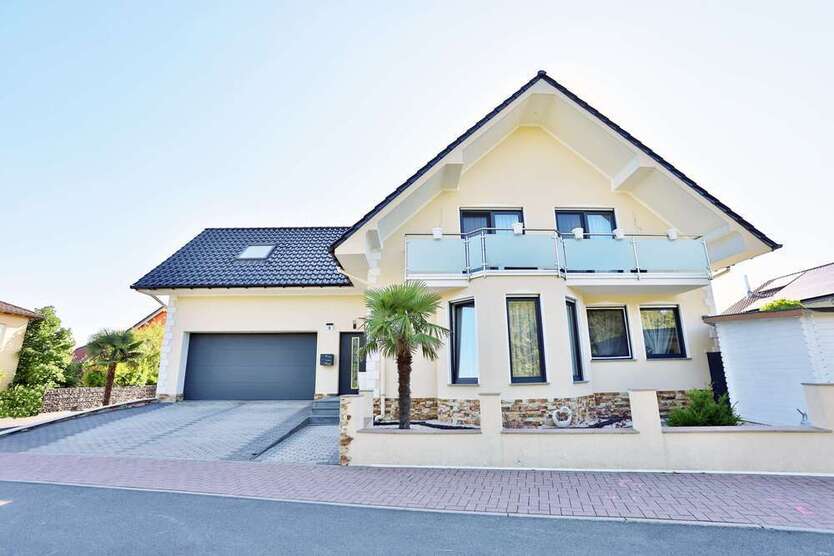 Haus zum Kaufen in Altenstadt 949.000 € 346 m²