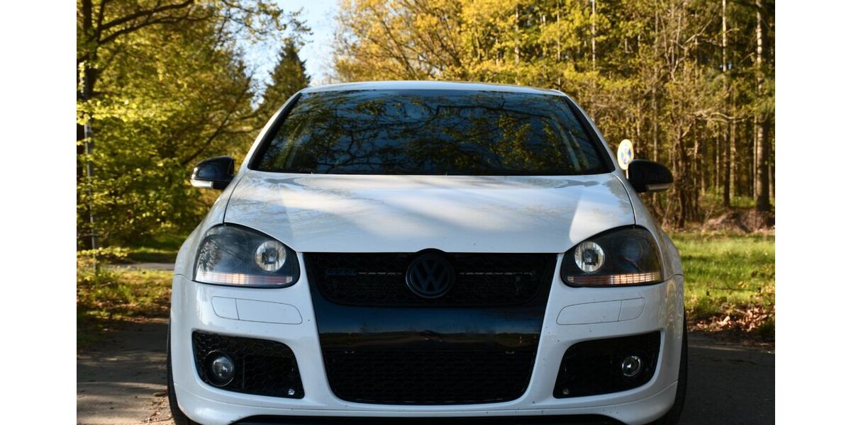 VW Golf 300.800 km 6.790 &euro; Vöhl 34516