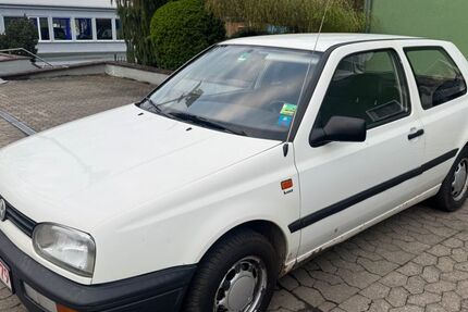 VW Golf 111.000 km 1.999 &euro; Schweinfurt 97422