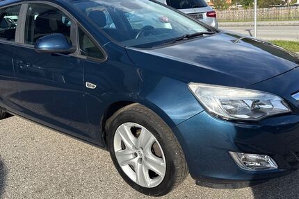 Opel Astra 189.000 km 2.999 € Lenggries 83661