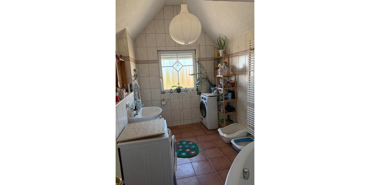 Dachgeschoßwohnung Burglengenfeld - 4 Zimmer, 94 m&sup2;, 945&euro; | Angebot:25402264