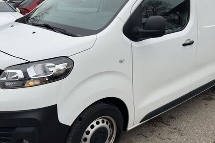 Opel Vivaro 113.000 km 11.900 &euro; München 81243