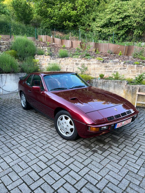 924