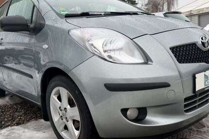 Toyota Yaris 174.051 km 2.990 &euro; Hamburg 22179