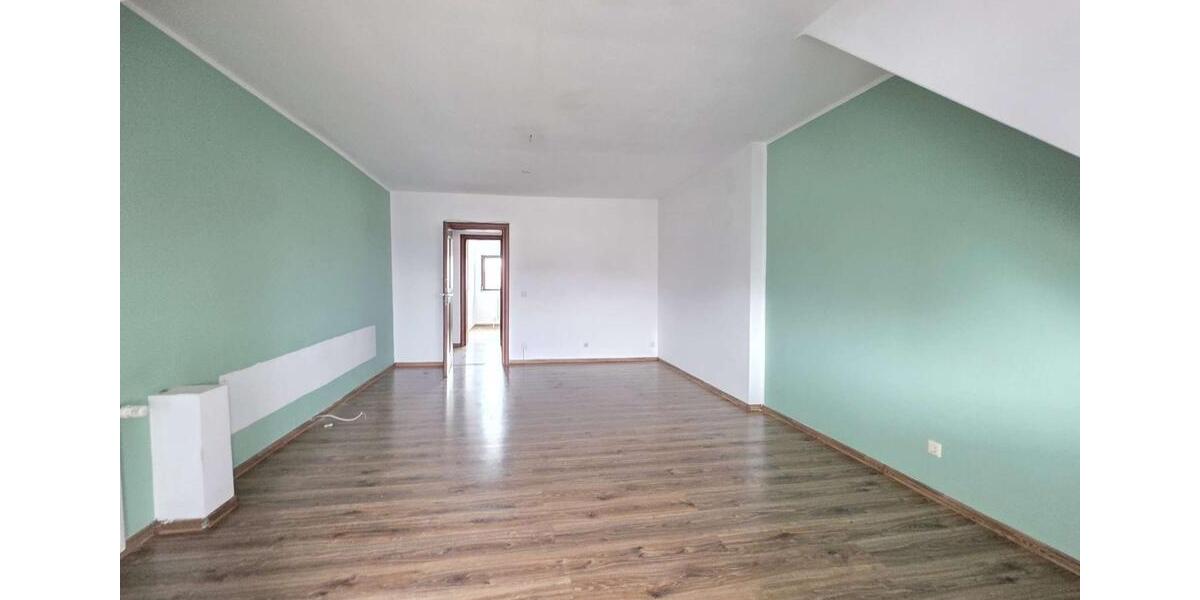 Dachgeschoßwohnung Gelsenkirchen Resse - 5 Zimmer, 110 m&sup2;, 750&euro; | Angebot:24877988