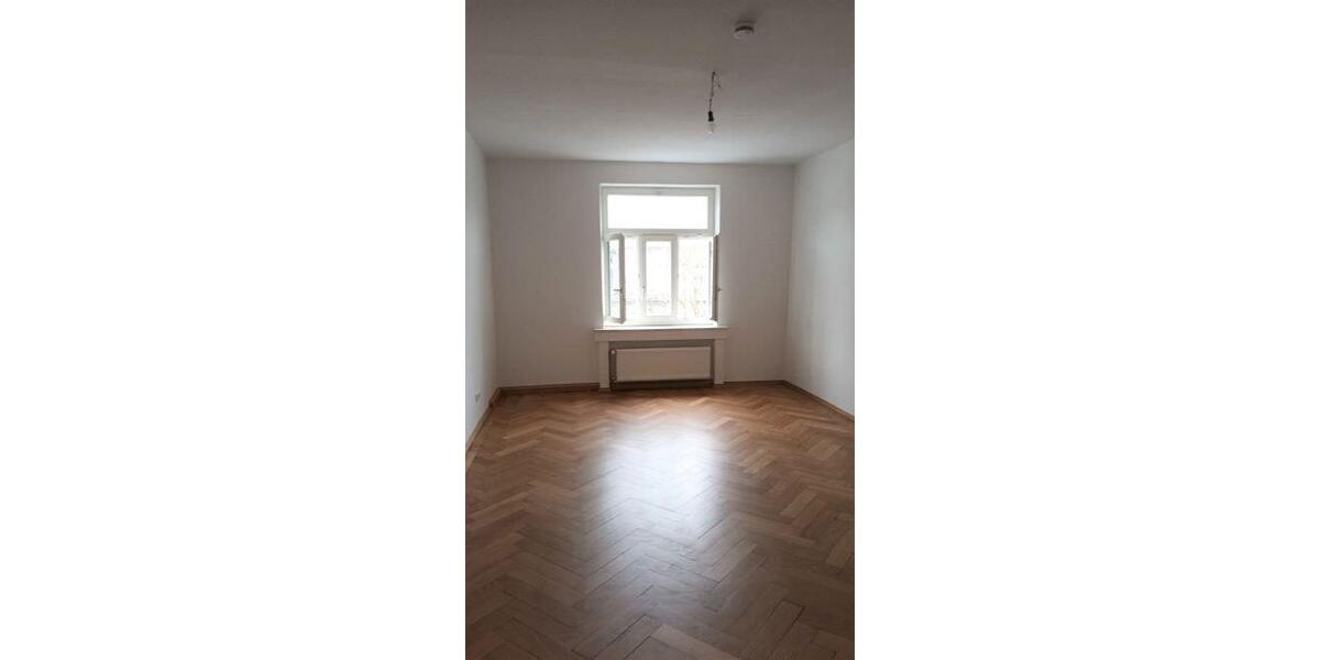 Dachgeschoßwohnung München Schwanthalerhöhe - 1 Zimmer, 100 m&sup2;, 750&euro; | Angebot:25959532
