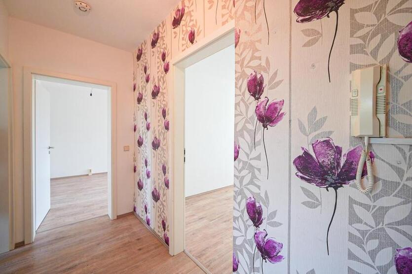 Renovierte Dreiraumwohnung mit Balkon– sofort bezugsfrei! zimmer