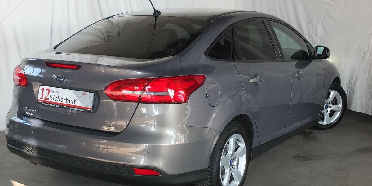 Ford Focus KLIMAUTOMATIK PARKPILOT 4-TÜRIG 118.919 km 6.998 &euro; Köln 50858