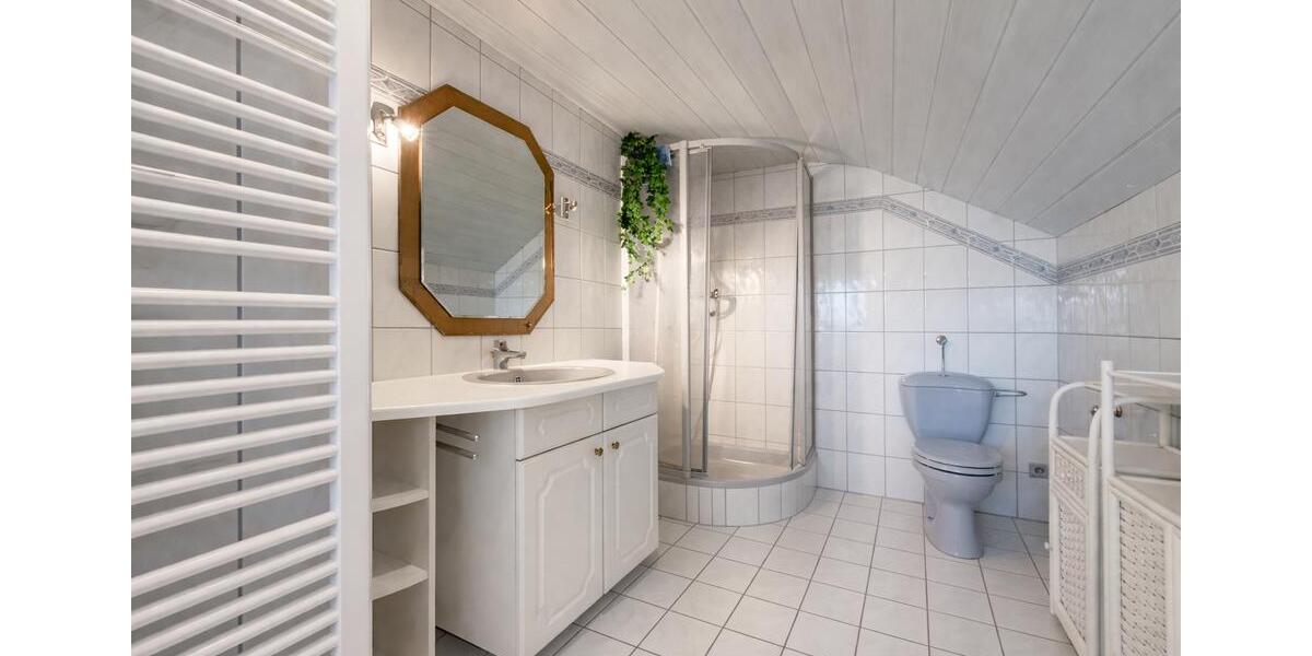 Etagenwohnung Pocking - 5 Zimmer, 187 m&sup2;, 1.440&euro; | Angebot:26144033