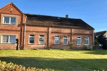 GROßZÜGIGES GRUNDSTÜCK, CHARMANTES ZUHAUSE