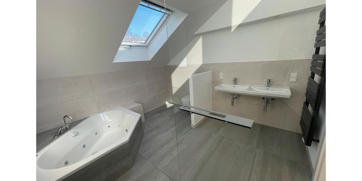 Maisonettenwohnung Bensheim - 3.5 Zimmer, 120 m&sup2;, 1.475&euro; | Angebot:26403871