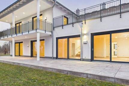 Haus Moosinning Eichenried - 8 Zimmer, 315 m&sup2;, 3.900&euro; | Angebot:26455180