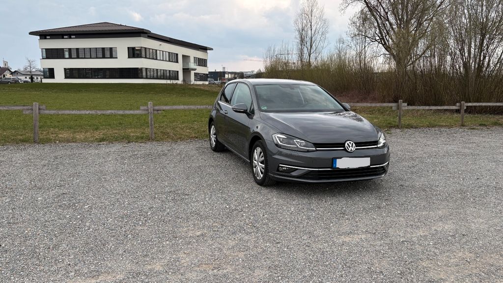 VW Golf 114.000 km 11.750 &euro; Hatzenbühl 76770