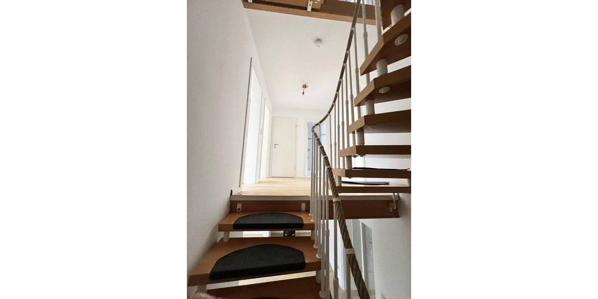 Reihenmittelhaus Flensburg Mürwik - 6 Zimmer, 150 m&sup2;, 1.500&euro; | Angebot:26891857