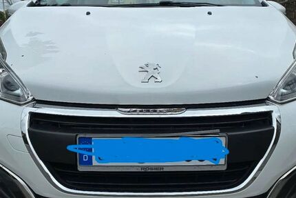 Peugeot 208 108.500 km 4.900 &euro; Schlangen 33189