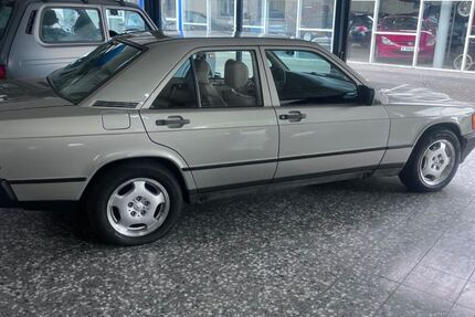 Mercedes-Benz 190 268.000 km 10.000 € Gelsenkirchen 45892