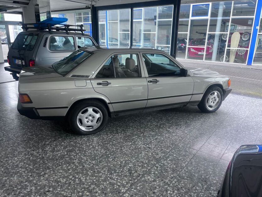 Mercedes-Benz 190 268.000 km 10.000 € Gelsenkirchen 45892