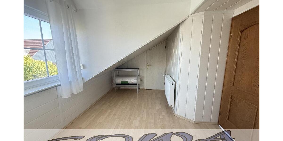 Charmante Dachgeschosswohnung mit Balkon, Garten & Garage in Königsmoos - Ein Objekt von Ihrem Immobilienpartner SOWA Immobilien und Finanzen - 3- Königsmoos Untermaxfeld | Angebot:26785917