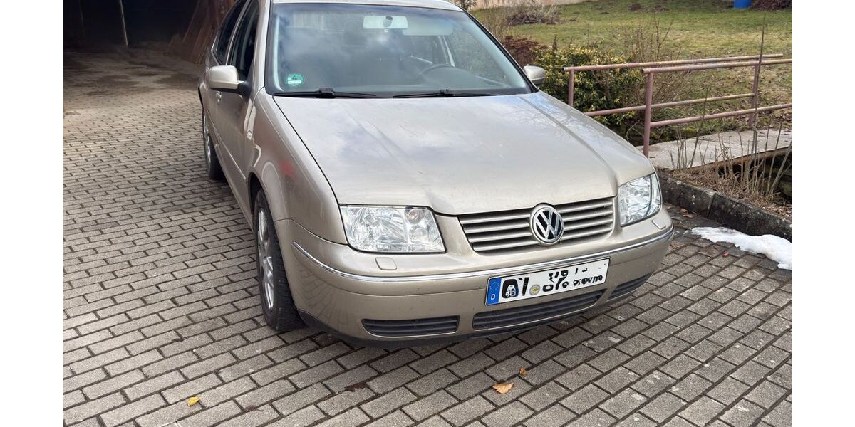 VW Bora 141.800 km 2.500 &euro; Calw 75365