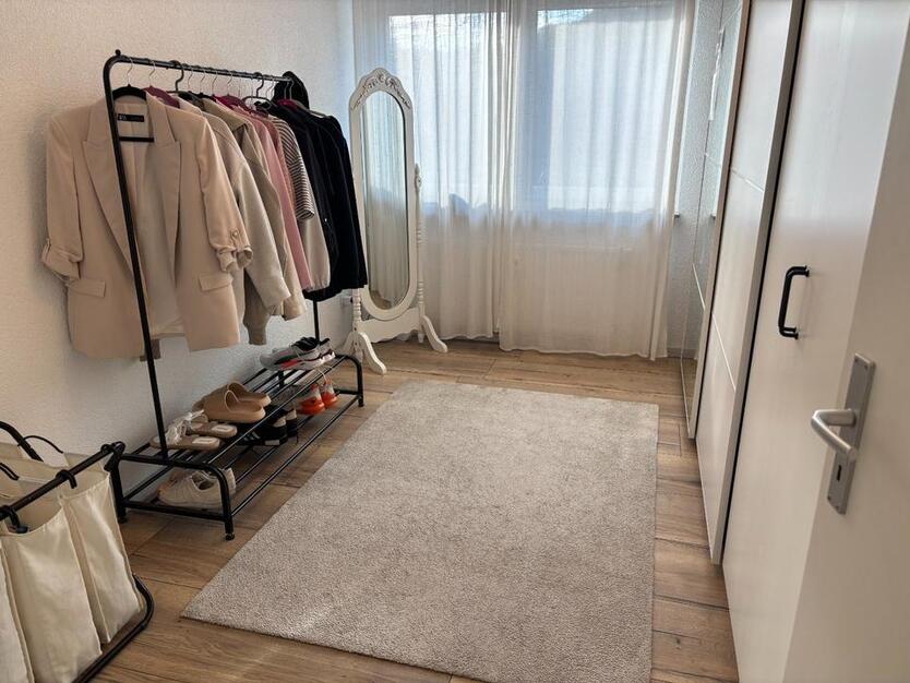 Familienfreundliche 5-Zimmer-Wohnung mit Balkon, Garten, Garage &