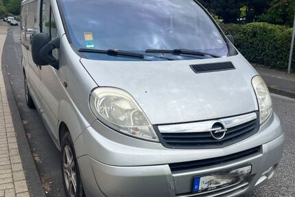 Opel Vivaro 168.000 km 9.500 &euro; Bergisch Gladbach 51469