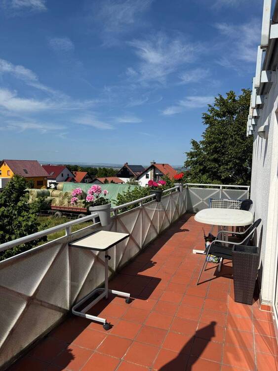 Vermietete Eigentumswohnung mit Stellplatz und Kelleranteil im grünen Erfurt-Salomonsborn 2 zimmer