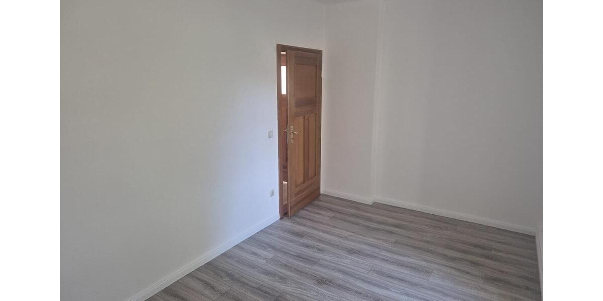 Dachgeschoßwohnung Bernsdorf - 3 Zimmer, 66 m&sup2;, 365&euro; | Angebot:25144274