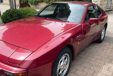 Porsche 944