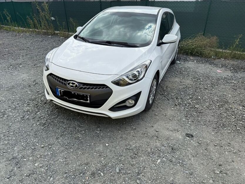 i30