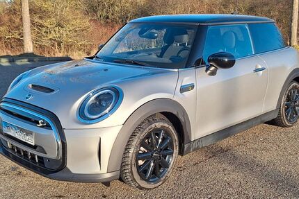 Mini Cooper SE 23.981 km 18.400 &euro; Ansbach 91522