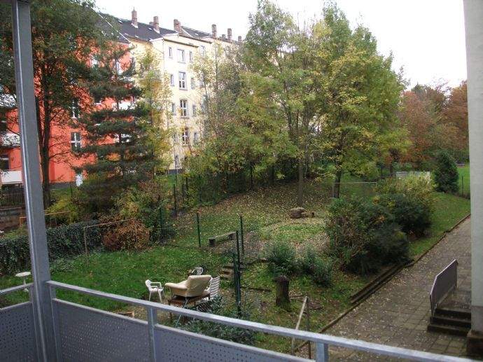 nette Mieter gesucht ! MiT Holzdielung - 3 Zimmer- MIT BaLkoN
