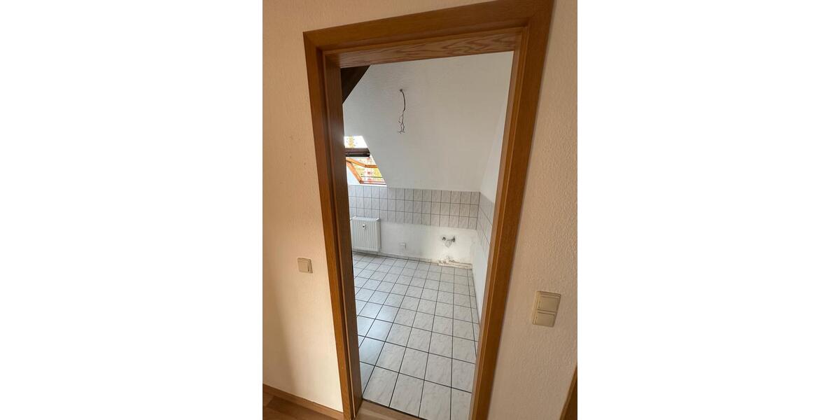 Dachgeschoßwohnung Meuselwitz - 3 Zimmer, 48 m&sup2;, 280&euro; | Angebot:25751005