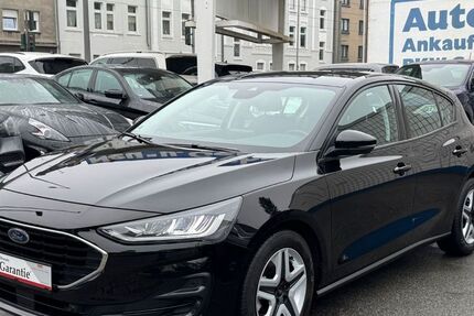 Ford Focus 17.891 km 15.850 &euro; Oberhausen 46045