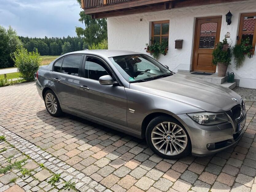 320