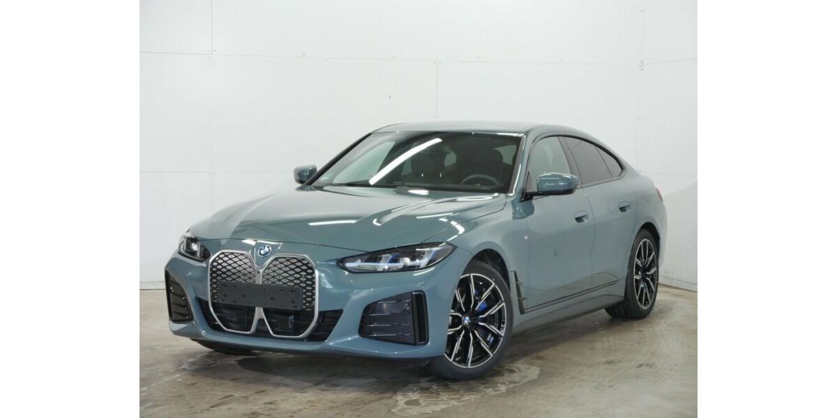 BMW i4 12.600 km 46.839 &euro; Paderborn 33100