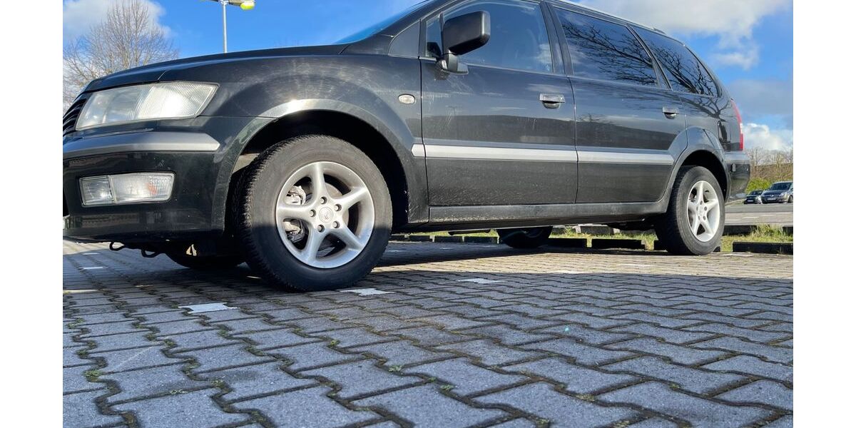 Mitsubishi Space Wagon 300.000 km 2.500 &euro; Oldenburg 26134