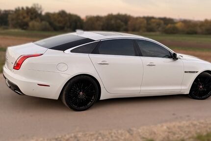 Jaguar XJ 74.000 km 49.500 &euro; Kraków 31-67