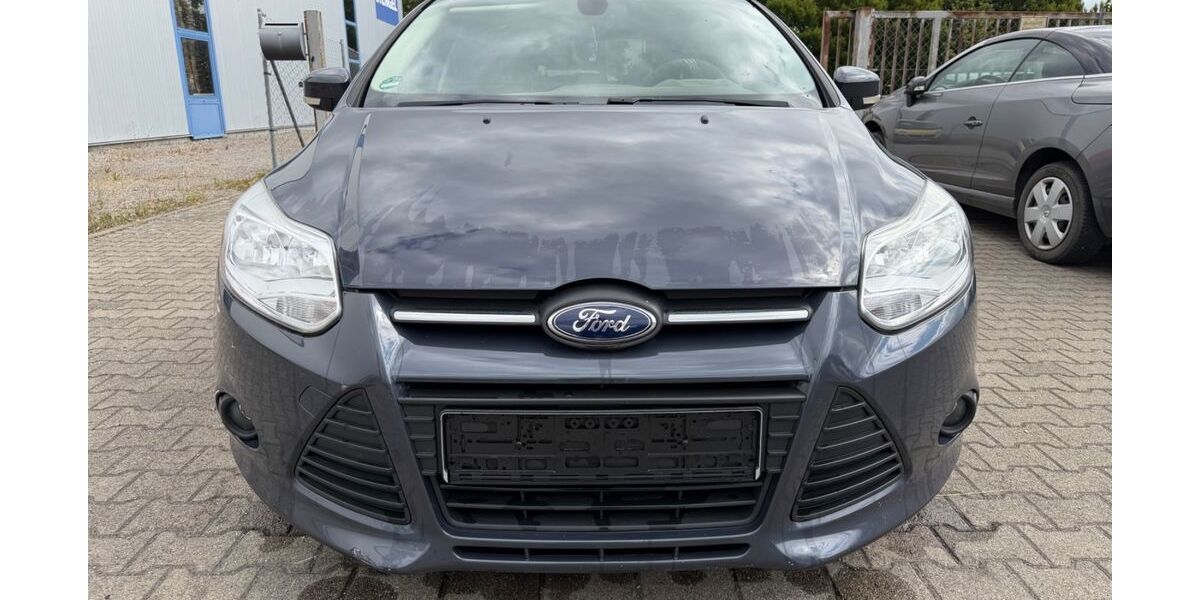Ford Focus 196.000 km 1.950 &euro; Pfedelbach 74629