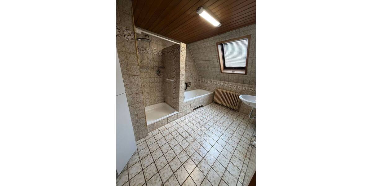 Einfamilienhaus Erkenbrechtsweiler - 8 Zimmer, 182 m&sup2;, 365.000&euro; | Angebot:26696197